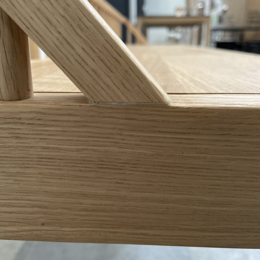 Spindle bench