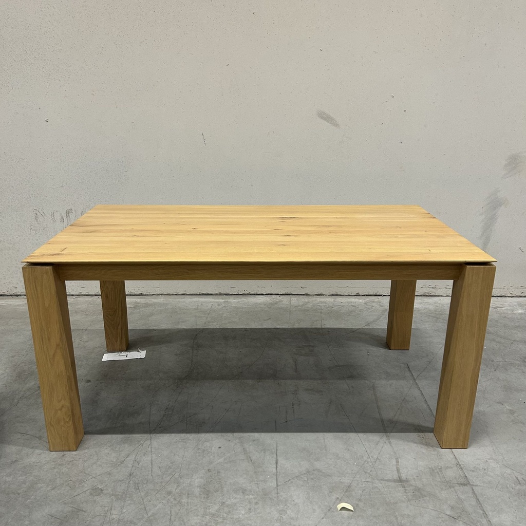 Slice dining table