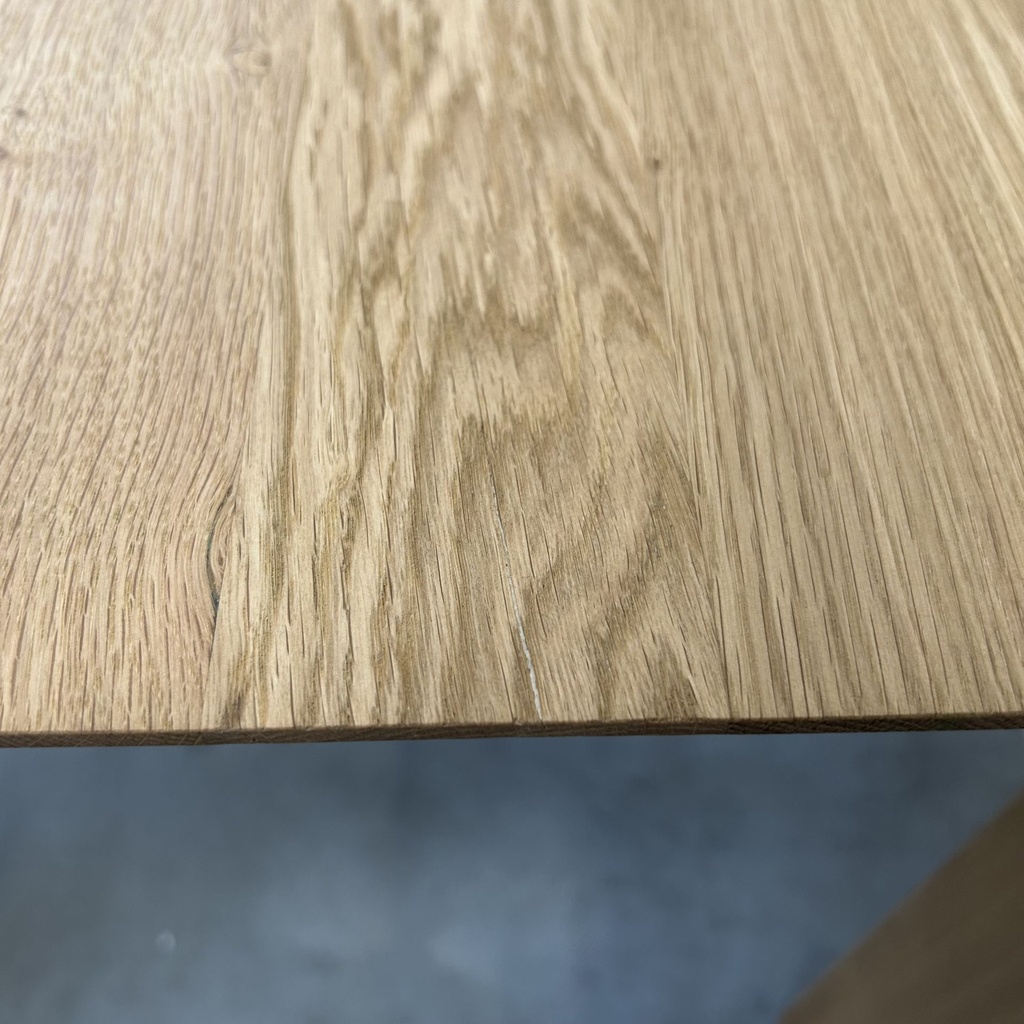 Slice dining table