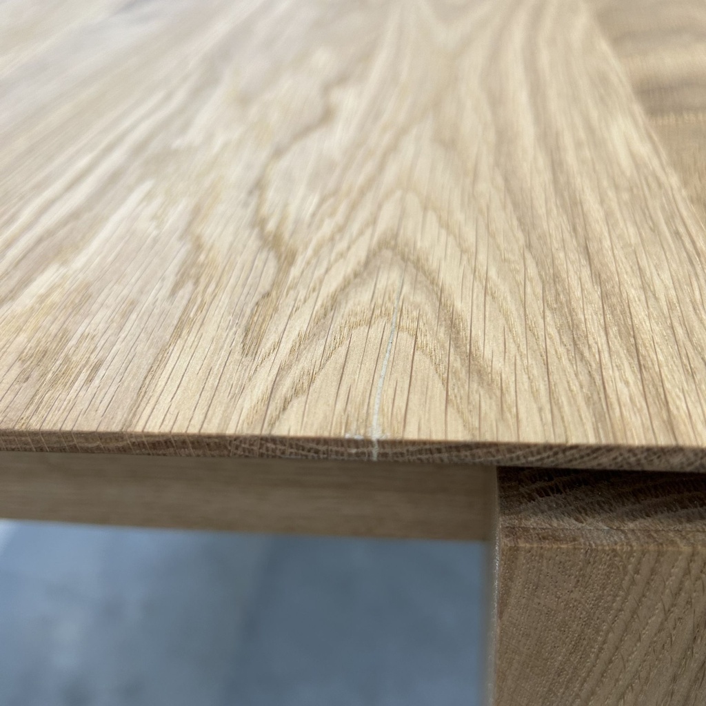 Slice dining table