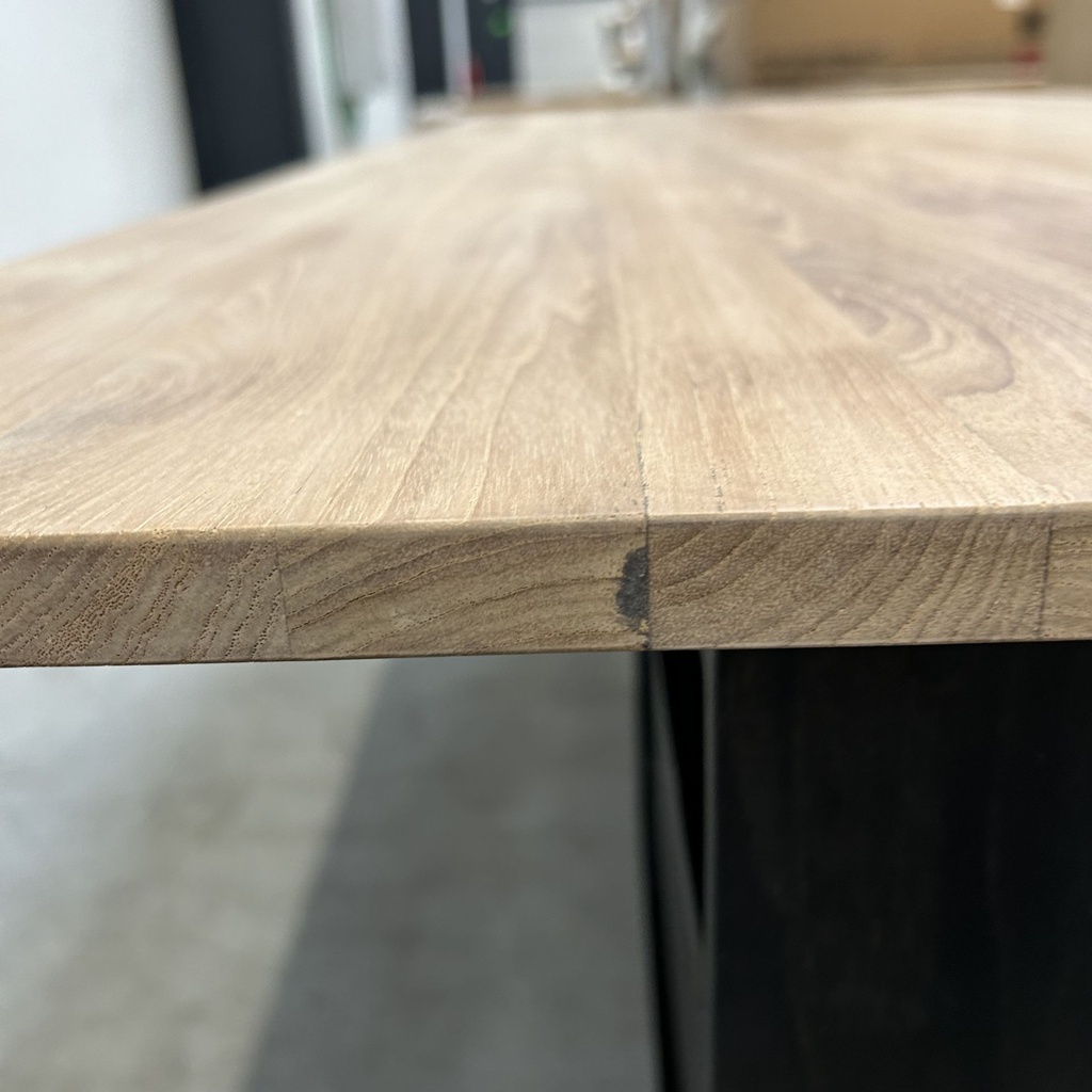 Oscar desk with drawers
