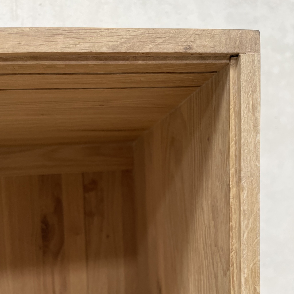Wave cupboard