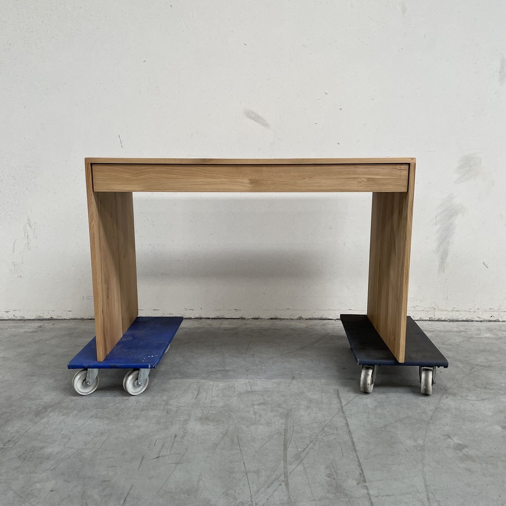 Wave desk