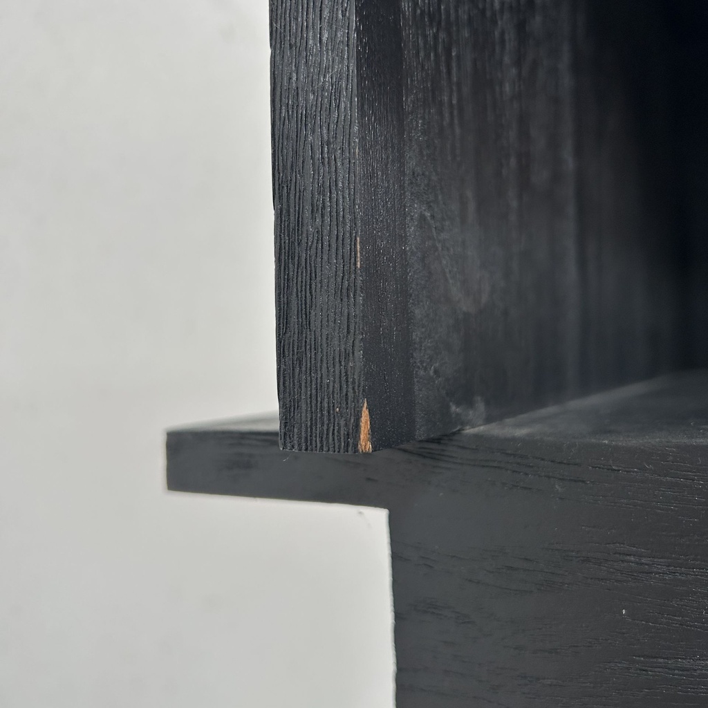 Abstract column