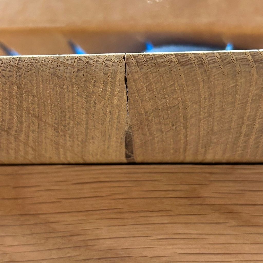 Bok dining table