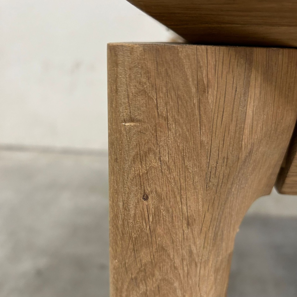 Bok extendable dining table