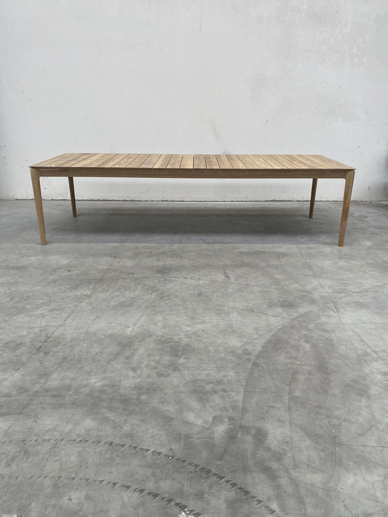 Bok outdoor dining table