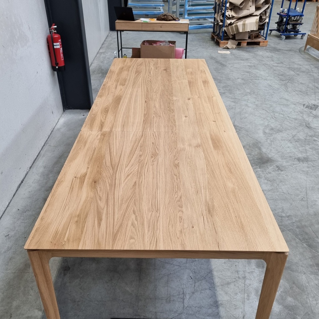 Bok extendable dining table