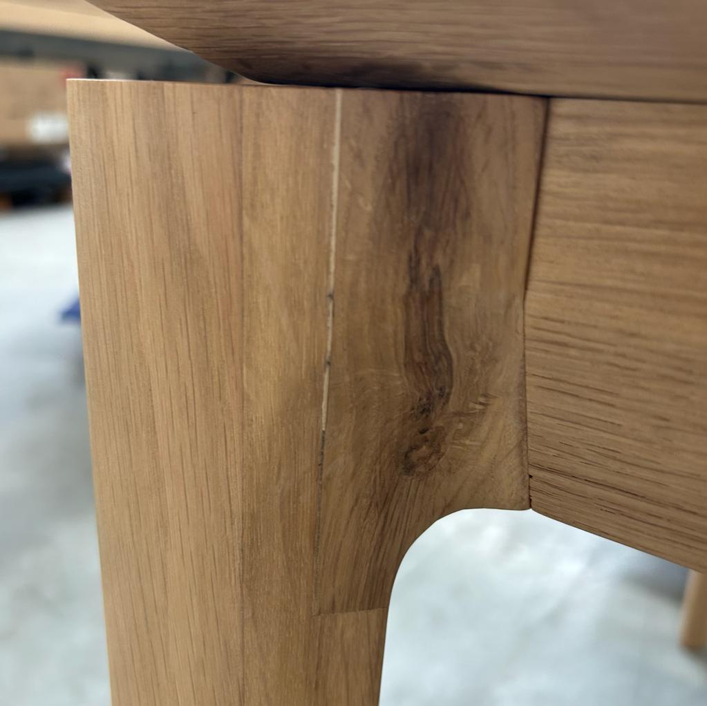 Bok extendable dining table