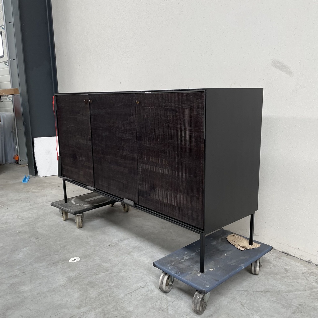 Grooves sideboard