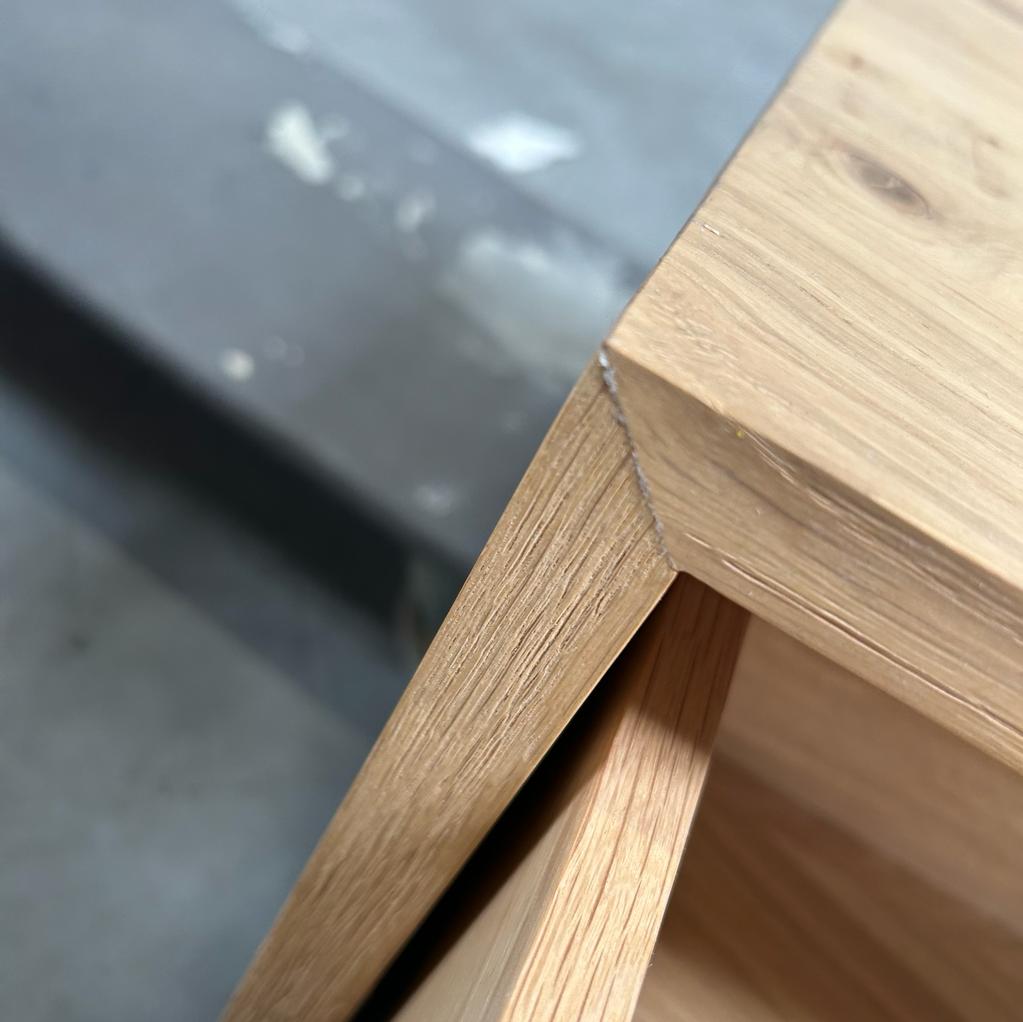Madra bedside table