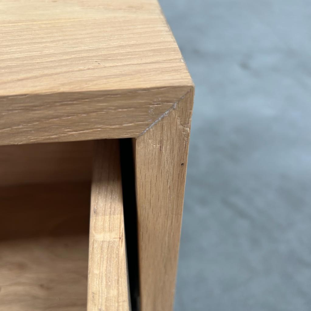 Madra bedside table