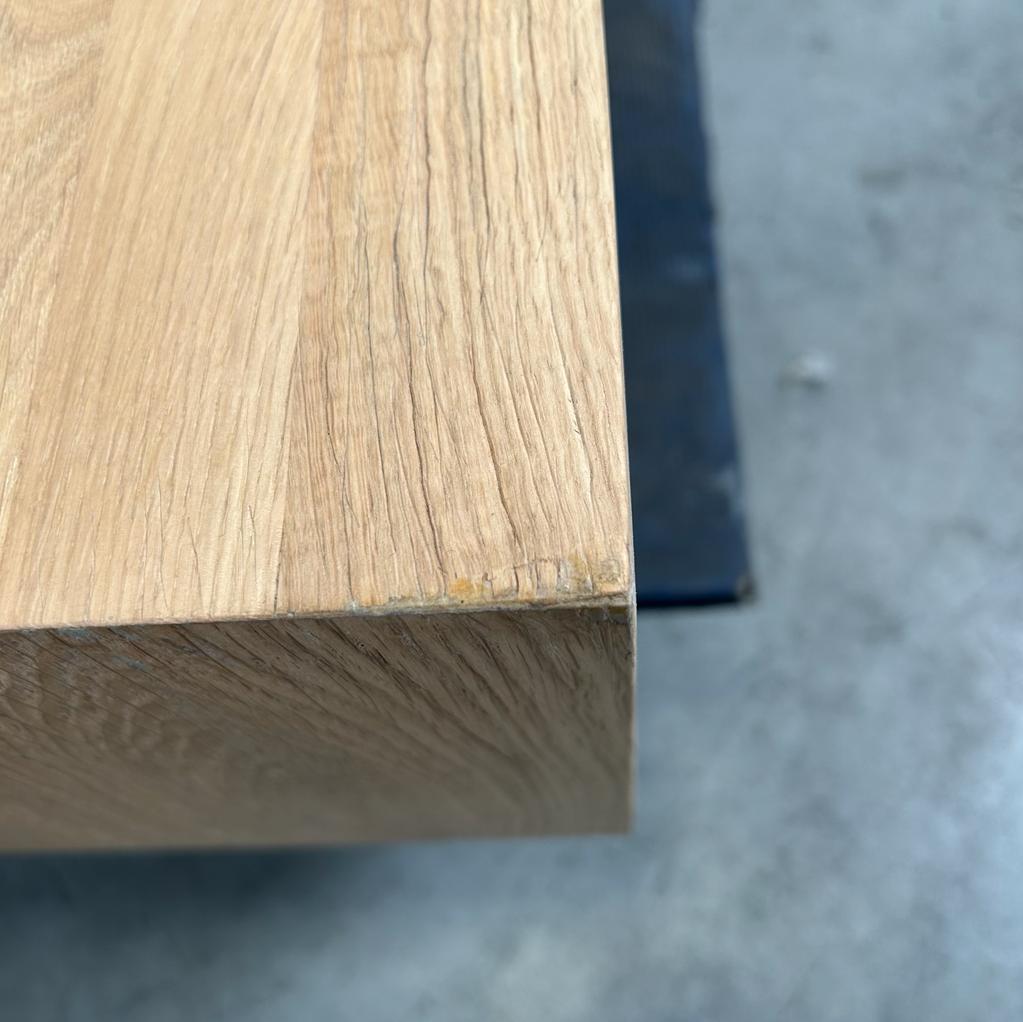 Madra bedside table