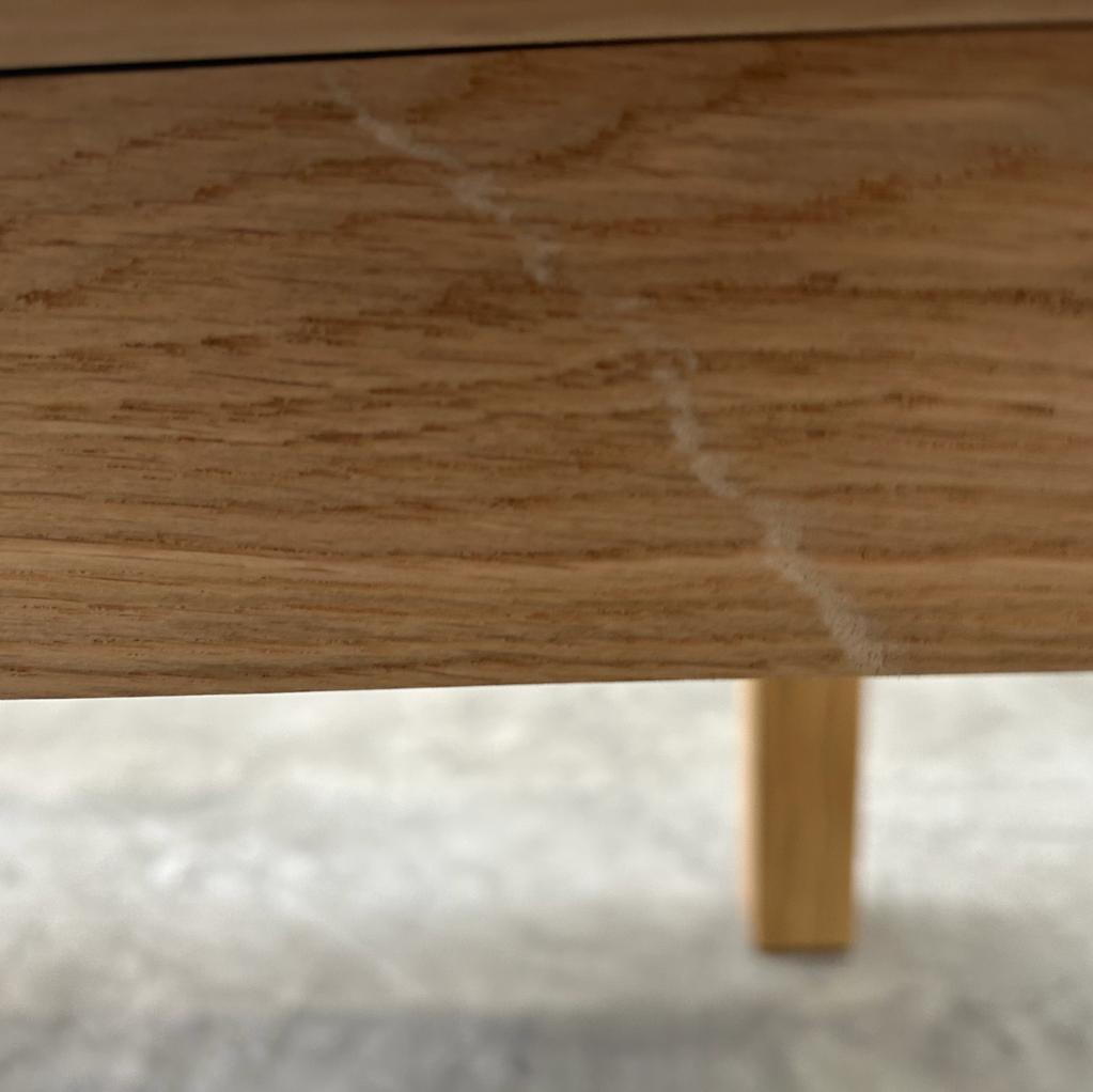 Slice dining table