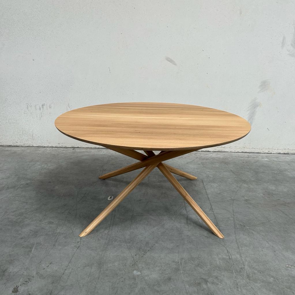 Mikado dining table
