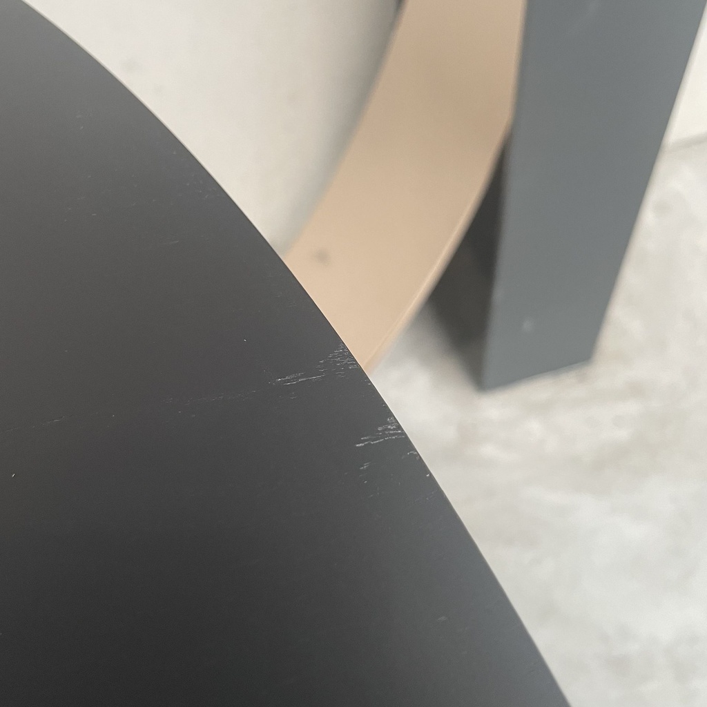 Torsion dining table