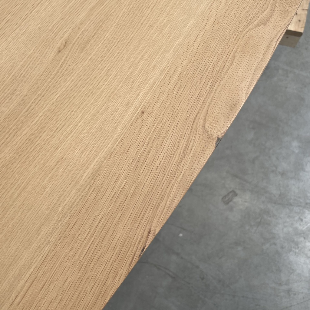 Mikado dining table