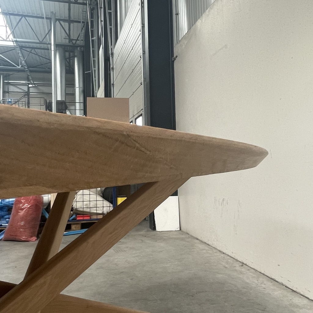 Mikado dining table