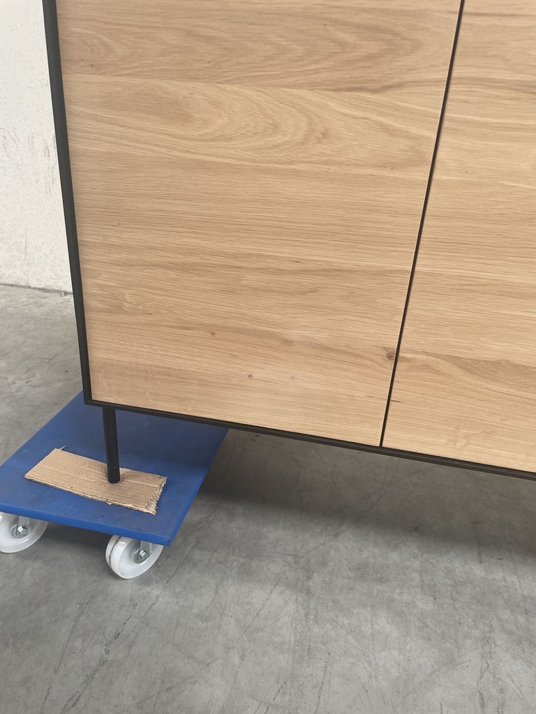 Blackbird sideboard
