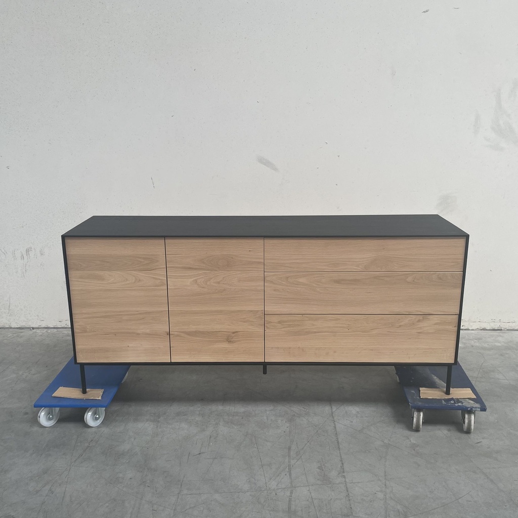 Blackbird sideboard