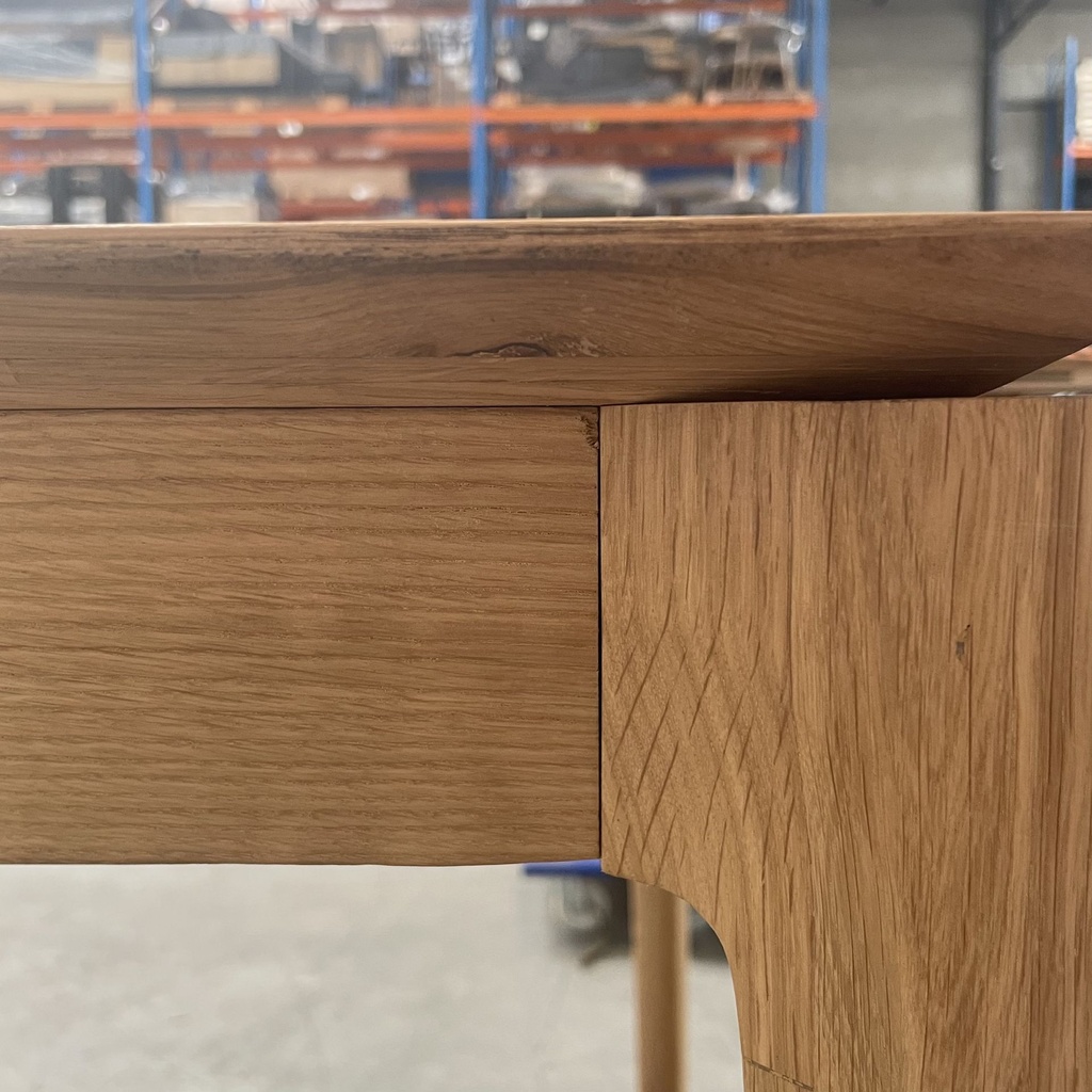 Bok extendable dining table