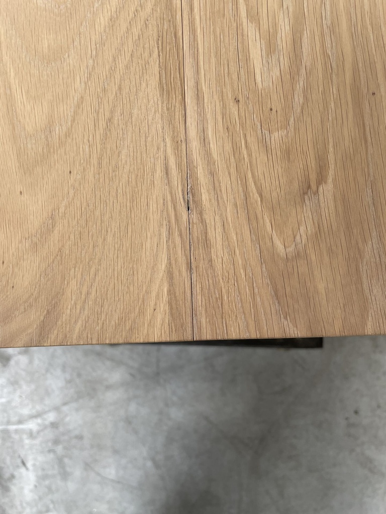 Bok extendable dining table