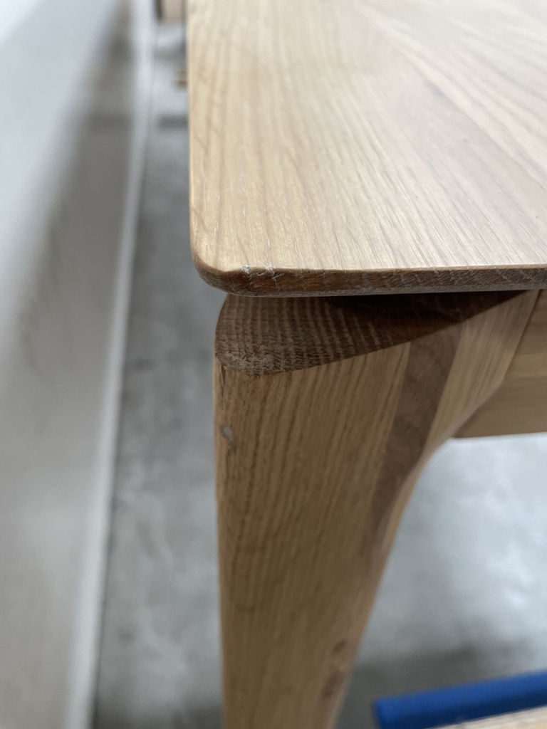 Bok extendable dining table