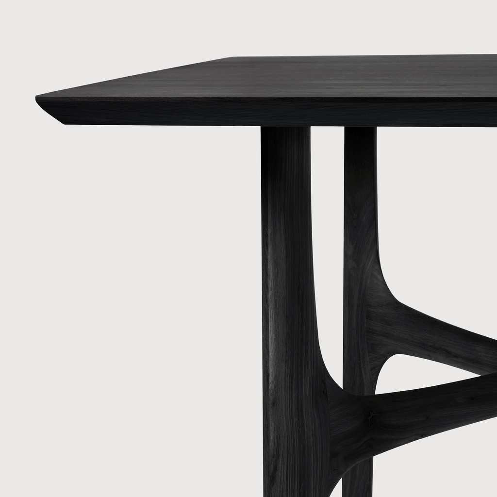 Nexus dining table