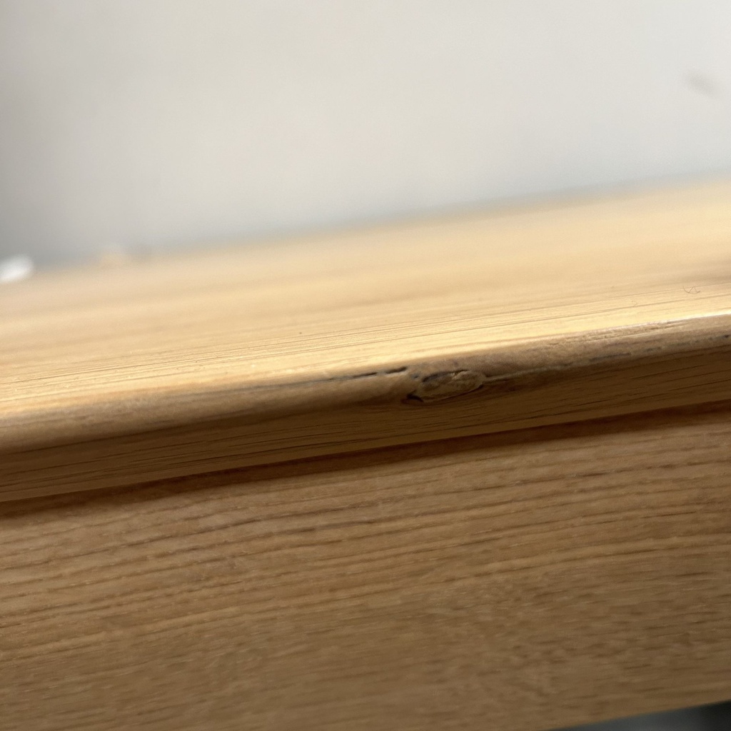Bok extendable dining table