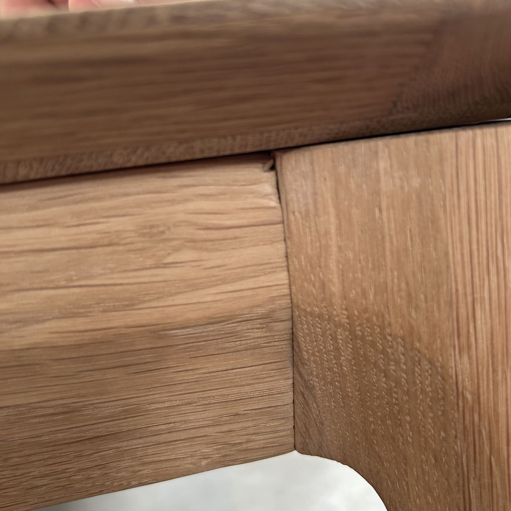 Bok extendable dining table