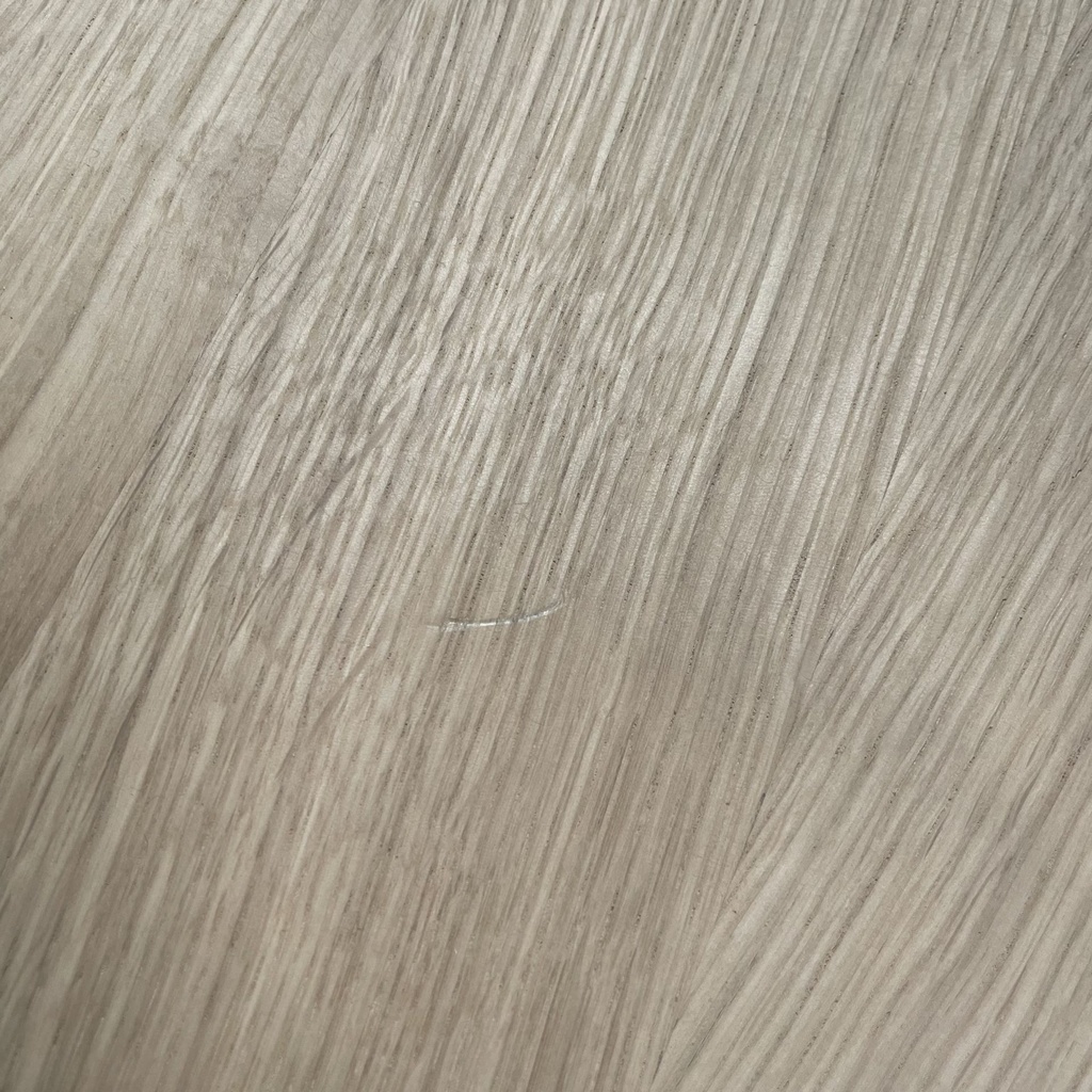 Eye dining chair