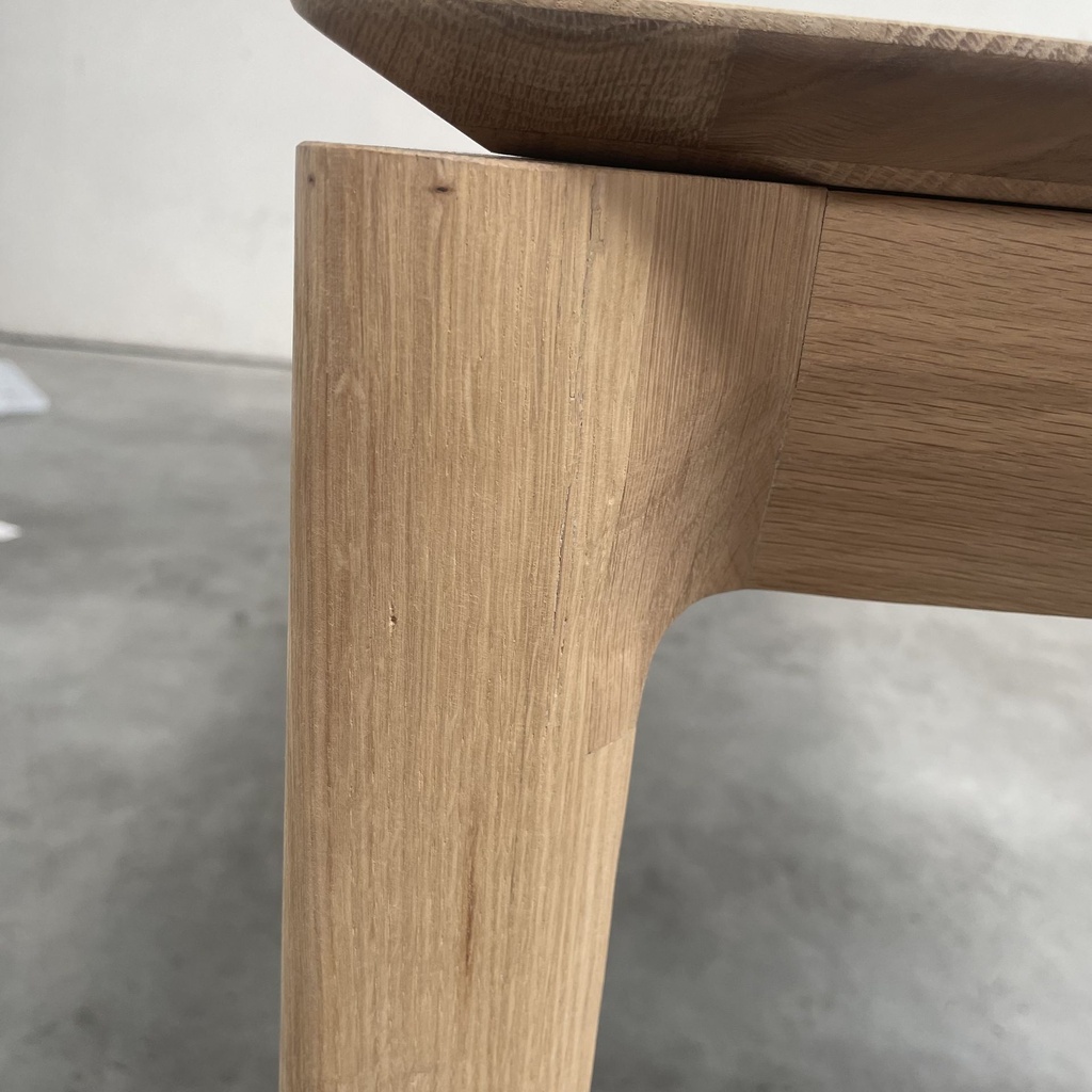 Bok extendable dining table