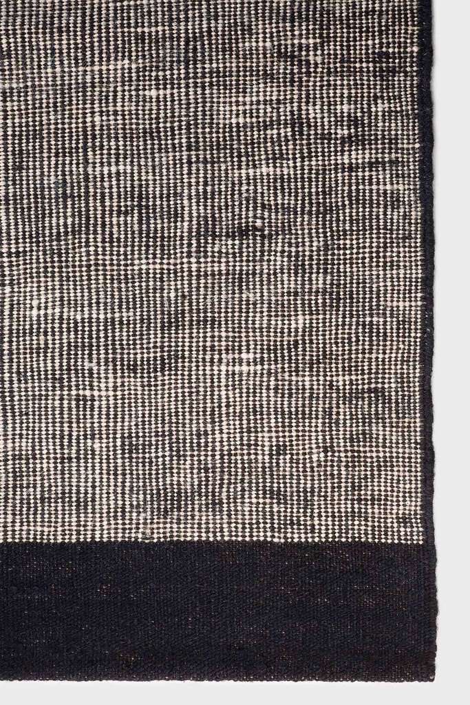 Dots kilim rug